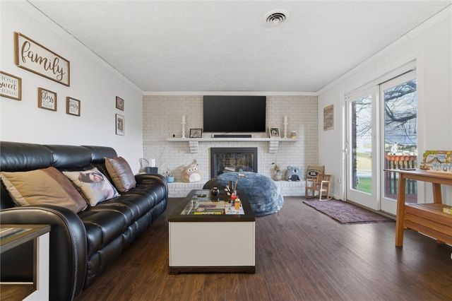 4301 Beverly Dr, Hopewell Twp, PA 15001