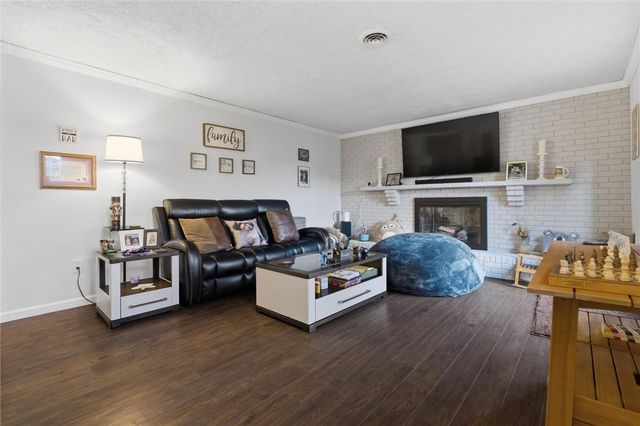 4301 Beverly Dr, Hopewell Twp, PA 15001