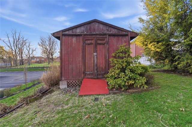 4301 Beverly Dr, Hopewell Twp, PA 15001