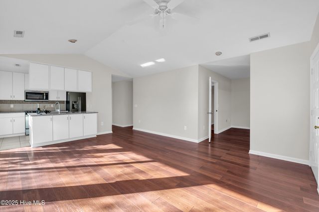 938 Summerlin Falls Court, Wilmington, NC 28412