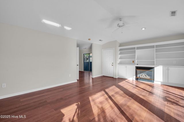 938 Summerlin Falls Court, Wilmington, NC 28412