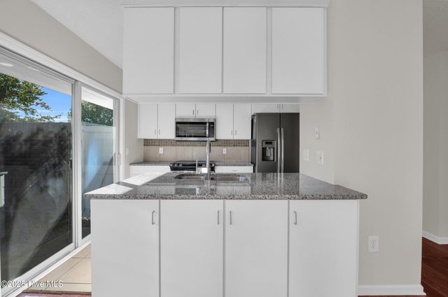 938 Summerlin Falls Court, Wilmington, NC 28412