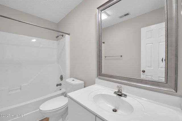 938 Summerlin Falls Court, Wilmington, NC 28412