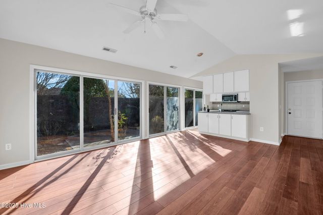 938 Summerlin Falls Court, Wilmington, NC 28412