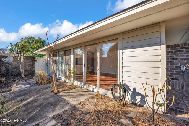 938 Summerlin Falls Court, Wilmington, NC 28412