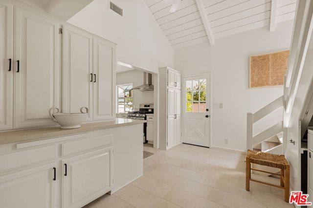 8115 Georgetown Avenue, Los Angeles, CA 90045