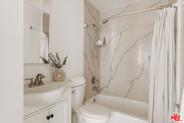 8115 Georgetown Avenue, Los Angeles, CA 90045