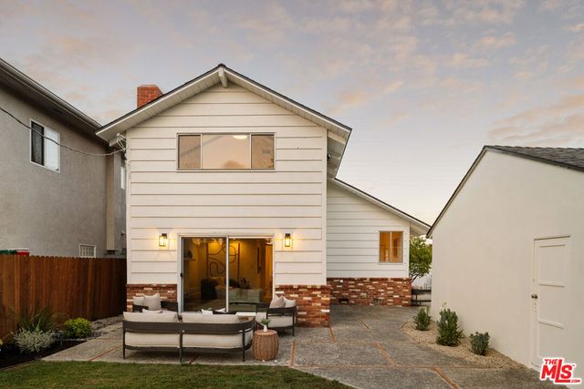 8115 Georgetown Avenue, Los Angeles, CA 90045