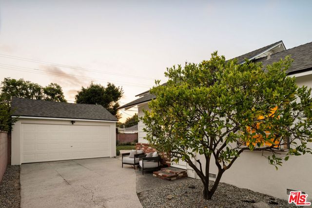 8115 Georgetown Avenue, Los Angeles, CA 90045