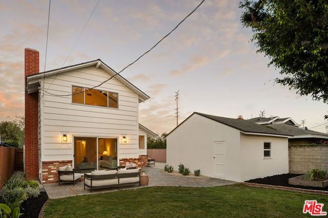 8115 Georgetown Avenue, Los Angeles, CA 90045