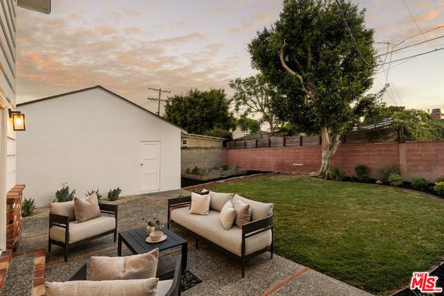 8115 Georgetown Avenue, Los Angeles, CA 90045