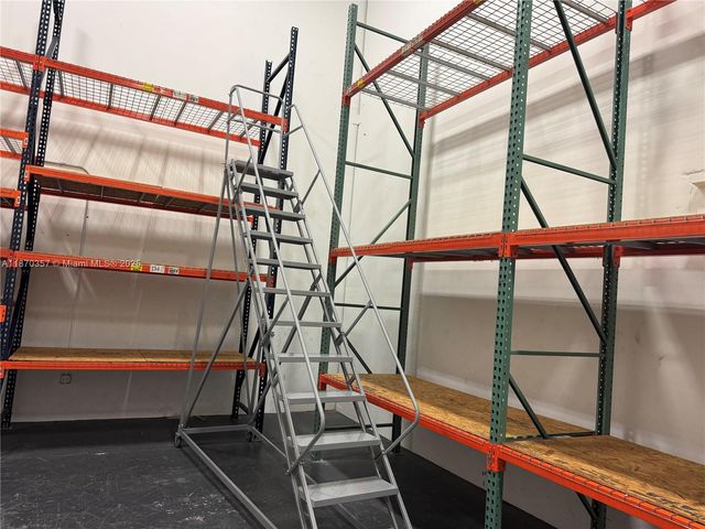 10889 NW 17th St 149, Sweetwater, FL 33172