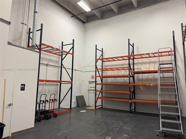 10889 NW 17th St 149, Sweetwater, FL 33172