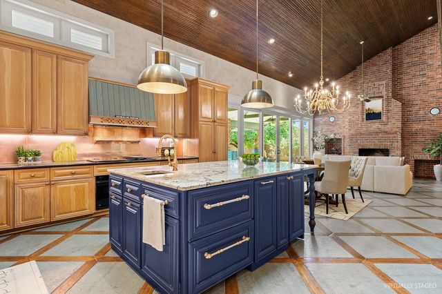 6 Carriage Square, Waco, TX 76708