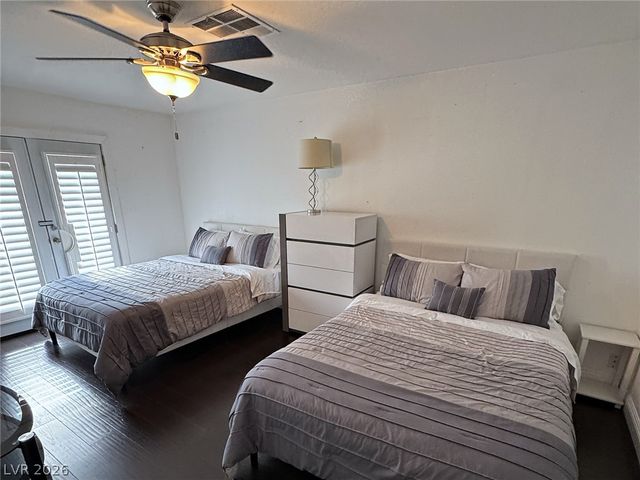 2682 Topaz Square, Las Vegas, NV 89121
