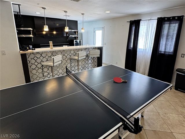 2682 Topaz Square, Las Vegas, NV 89121