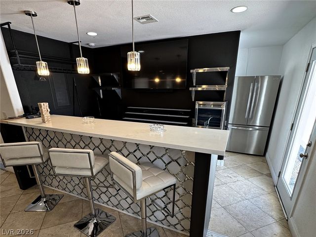 2682 Topaz Square, Las Vegas, NV 89121