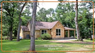 1042 Wilderness Lane, Alleyton, TX 78935