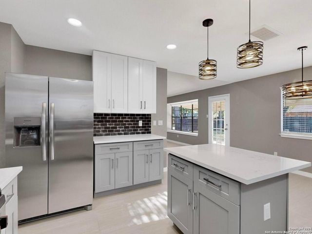 2870 Burning Rock, San Antonio, TX 78247