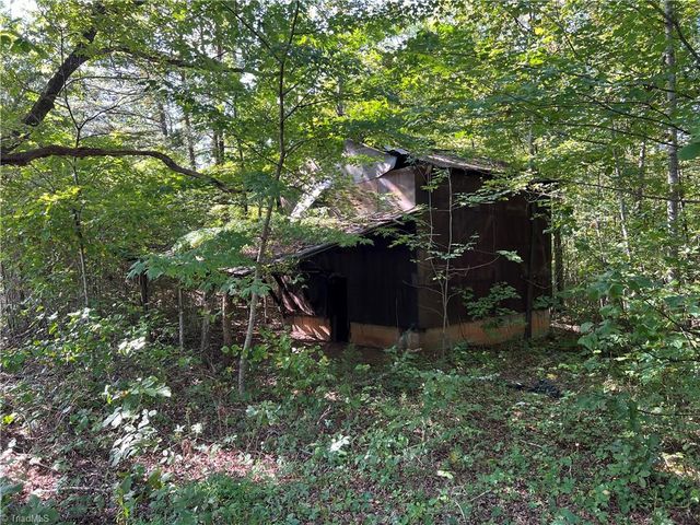 3136 K Fork Road, Madison, NC 27025