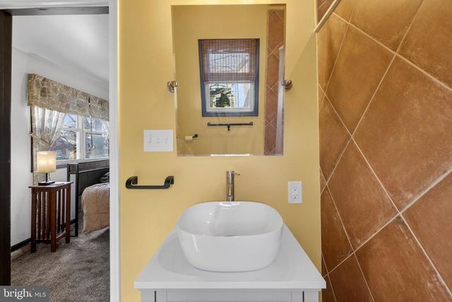 214 WAVERLY RD, Wilmington, DE 19803