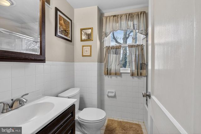 214 WAVERLY RD, Wilmington, DE 19803