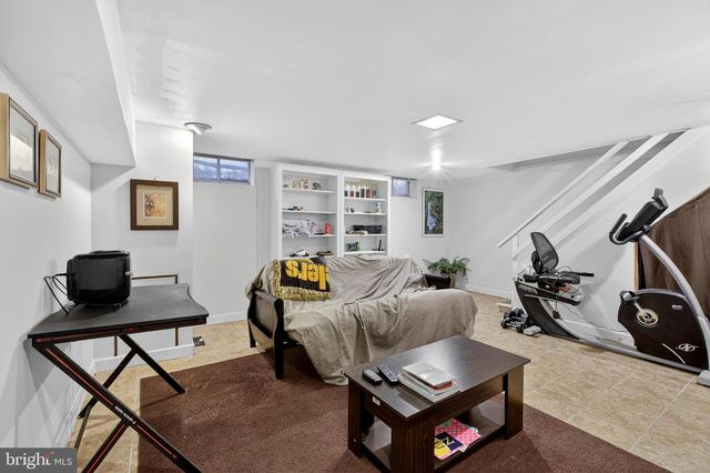 214 WAVERLY RD, Wilmington, DE 19803