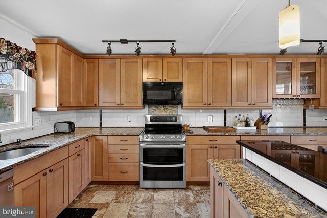 214 WAVERLY RD, Wilmington, DE 19803