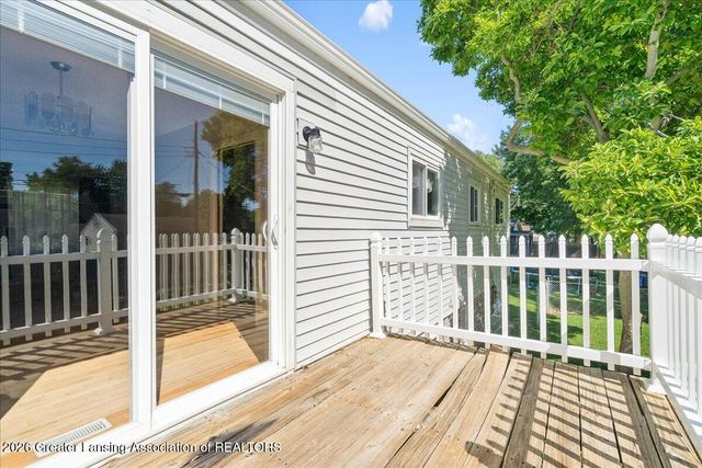 2711 W Mount Hope Avenue, Lansing, MI 48911