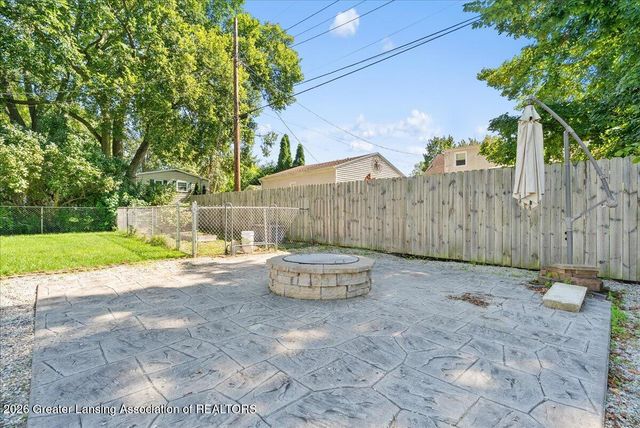 2711 W Mount Hope Avenue, Lansing, MI 48911
