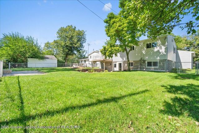 2711 W Mount Hope Avenue, Lansing, MI 48911