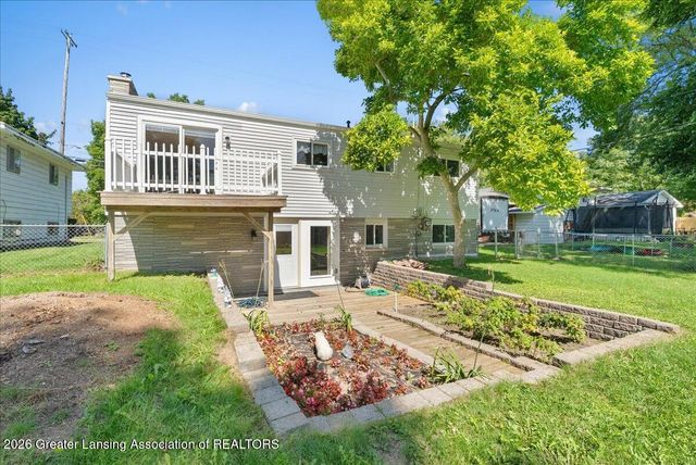 2711 W Mount Hope Avenue, Lansing, MI 48911