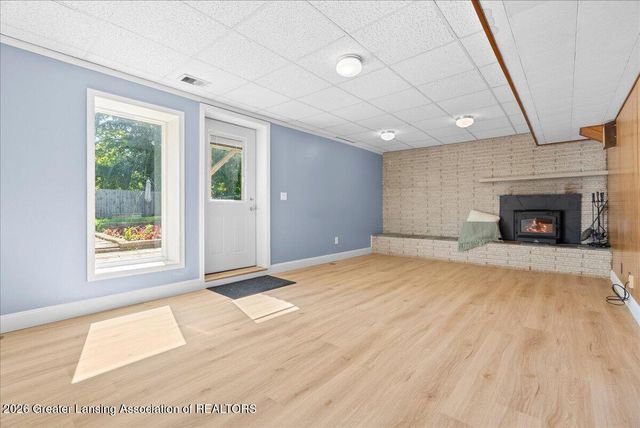 2711 W Mount Hope Avenue, Lansing, MI 48911