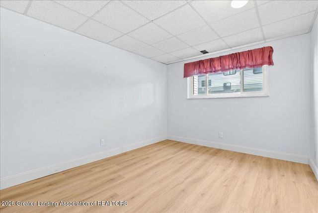 2711 W Mount Hope Avenue, Lansing, MI 48911