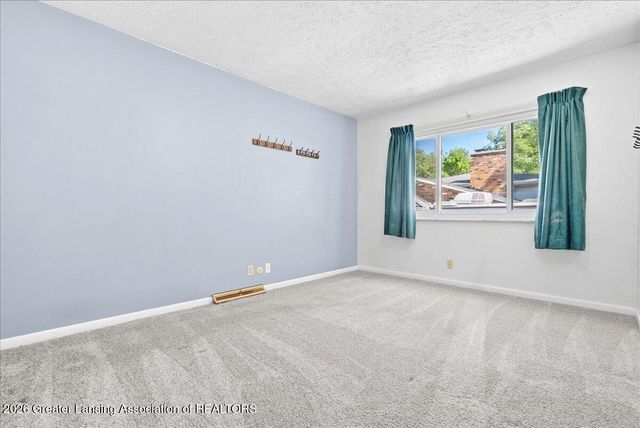 2711 W Mount Hope Avenue, Lansing, MI 48911