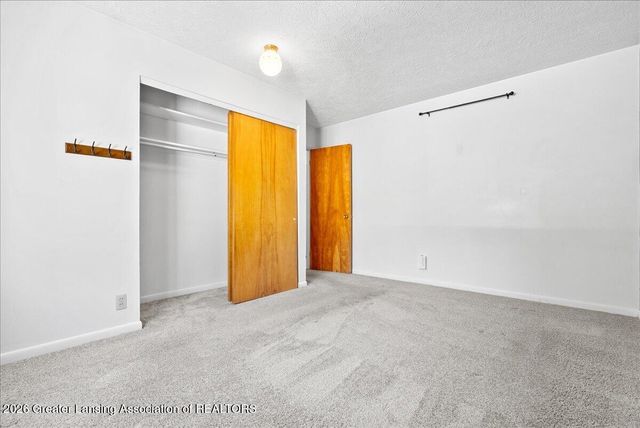 2711 W Mount Hope Avenue, Lansing, MI 48911