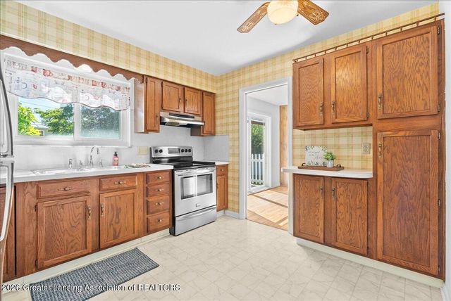 2711 W Mount Hope Avenue, Lansing, MI 48911