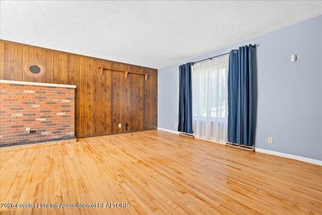 2711 W Mount Hope Avenue, Lansing, MI 48911