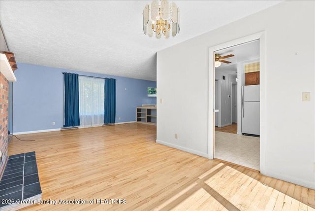 2711 W Mount Hope Avenue, Lansing, MI 48911