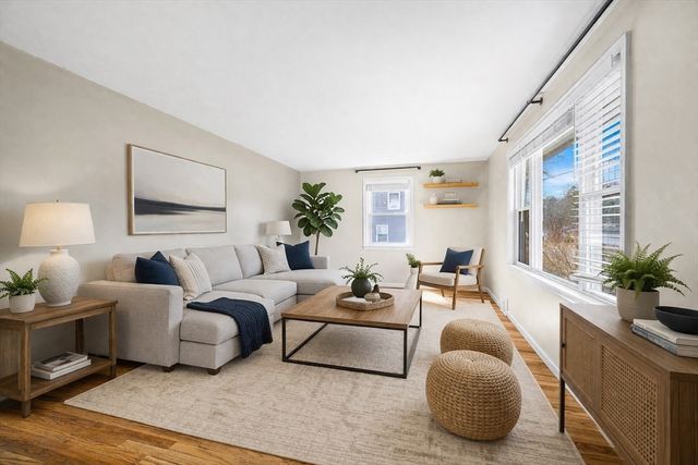 53 Pidgeon Dr, Springfield, MA 01119