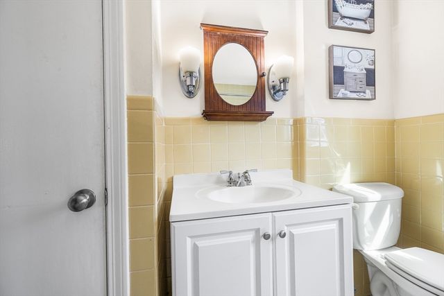 53 Pidgeon Dr, Springfield, MA 01119