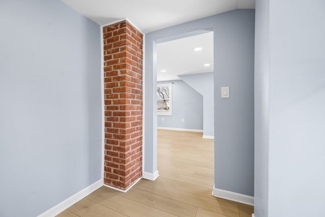 53 Pidgeon Dr, Springfield, MA 01119