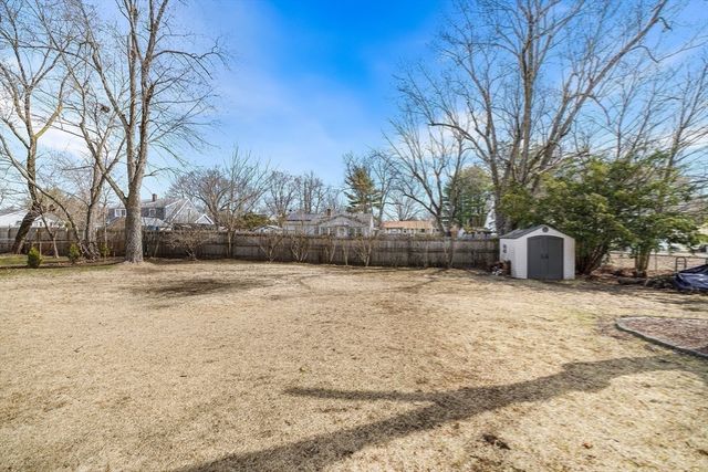 53 Pidgeon Dr, Springfield, MA 01119