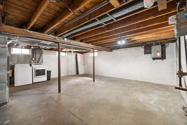 53 Pidgeon Dr, Springfield, MA 01119