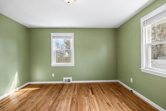 53 Pidgeon Dr, Springfield, MA 01119