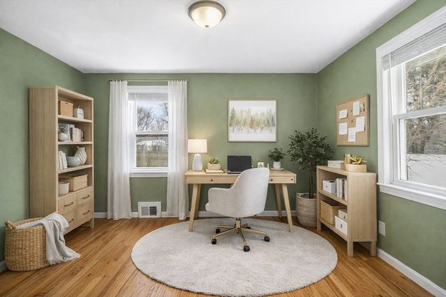 53 Pidgeon Dr, Springfield, MA 01119