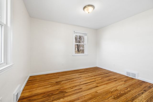 53 Pidgeon Dr, Springfield, MA 01119