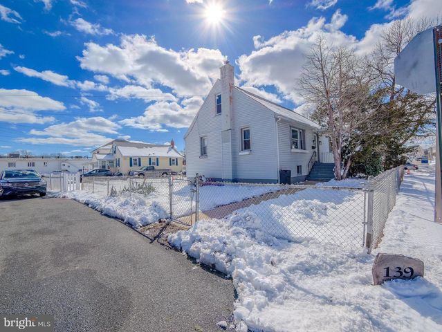 139 TALBOT AVE, Holmes, PA 19043