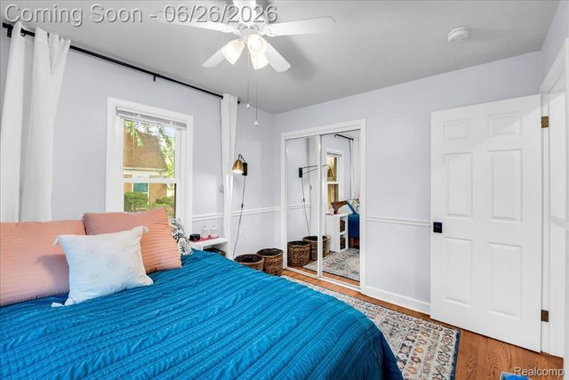 1179 Hampton Road, Grosse Pointe Woods, MI 48236
