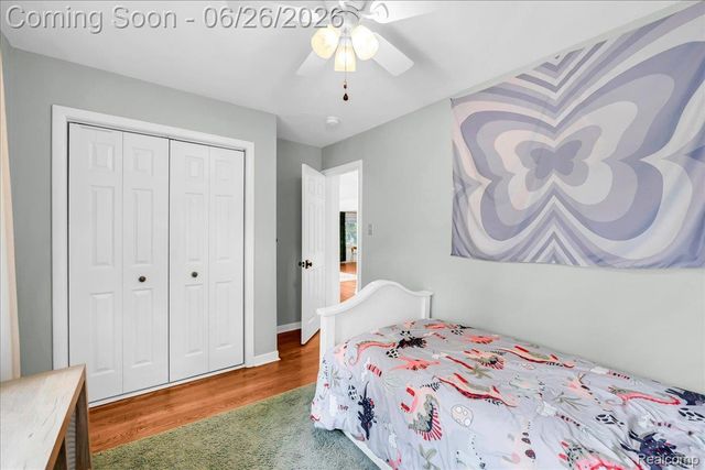 1179 Hampton Road, Grosse Pointe Woods, MI 48236